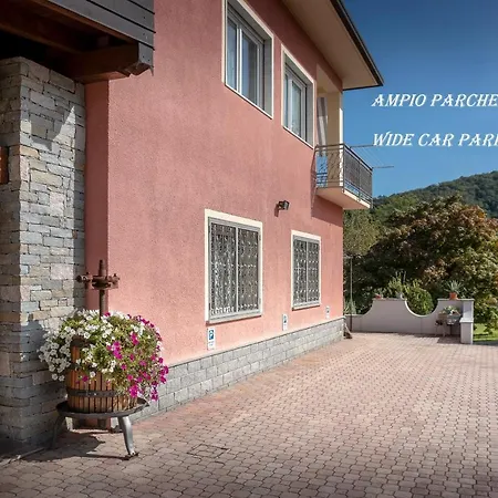 La Rosa Tra I Laghi Bed and breakfast