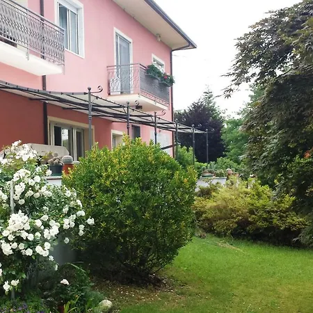 La Rosa Tra I Laghi * Meina