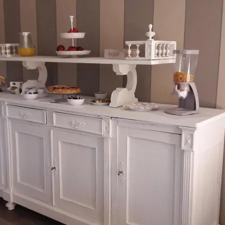 La Rosa Tra I Laghi Bed & Breakfast