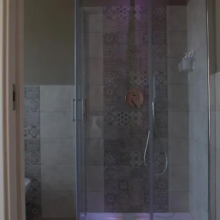 La Rosa Tra I Laghi Bed and breakfast