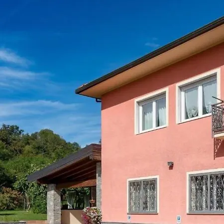 La Rosa Tra I Laghi Oda ve Kahvaltı