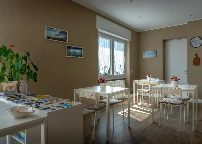 La Rosa Tra I Laghi Bed & Breakfast