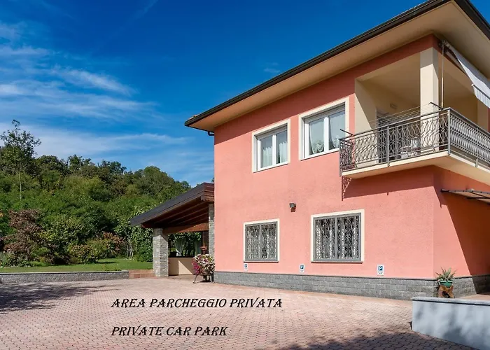 Bed & Breakfast La Rosa Tra I Laghi 3*