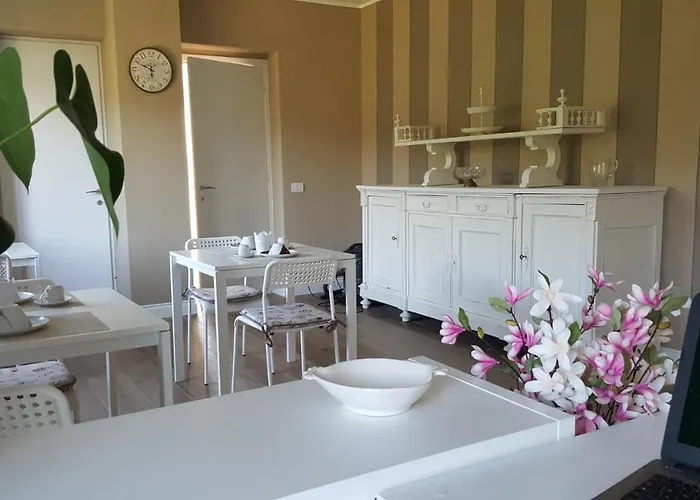 Bed & Breakfast La Rosa Tra I Laghi 3*