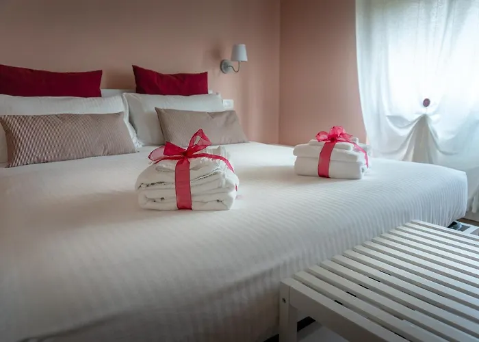 Bed & Breakfast La Rosa Tra I Laghi 3*