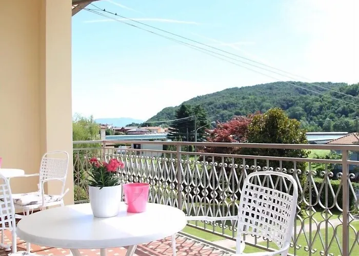 Bed & Breakfast La Rosa Tra I Laghi Meina