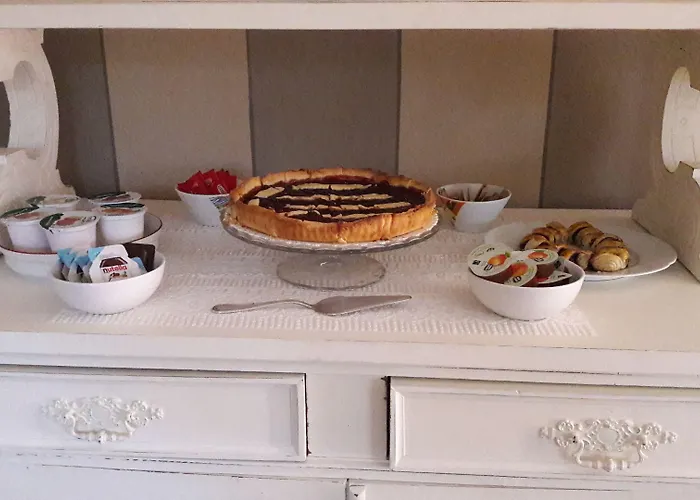 Bed & Breakfast La Rosa Tra I Laghi 3*